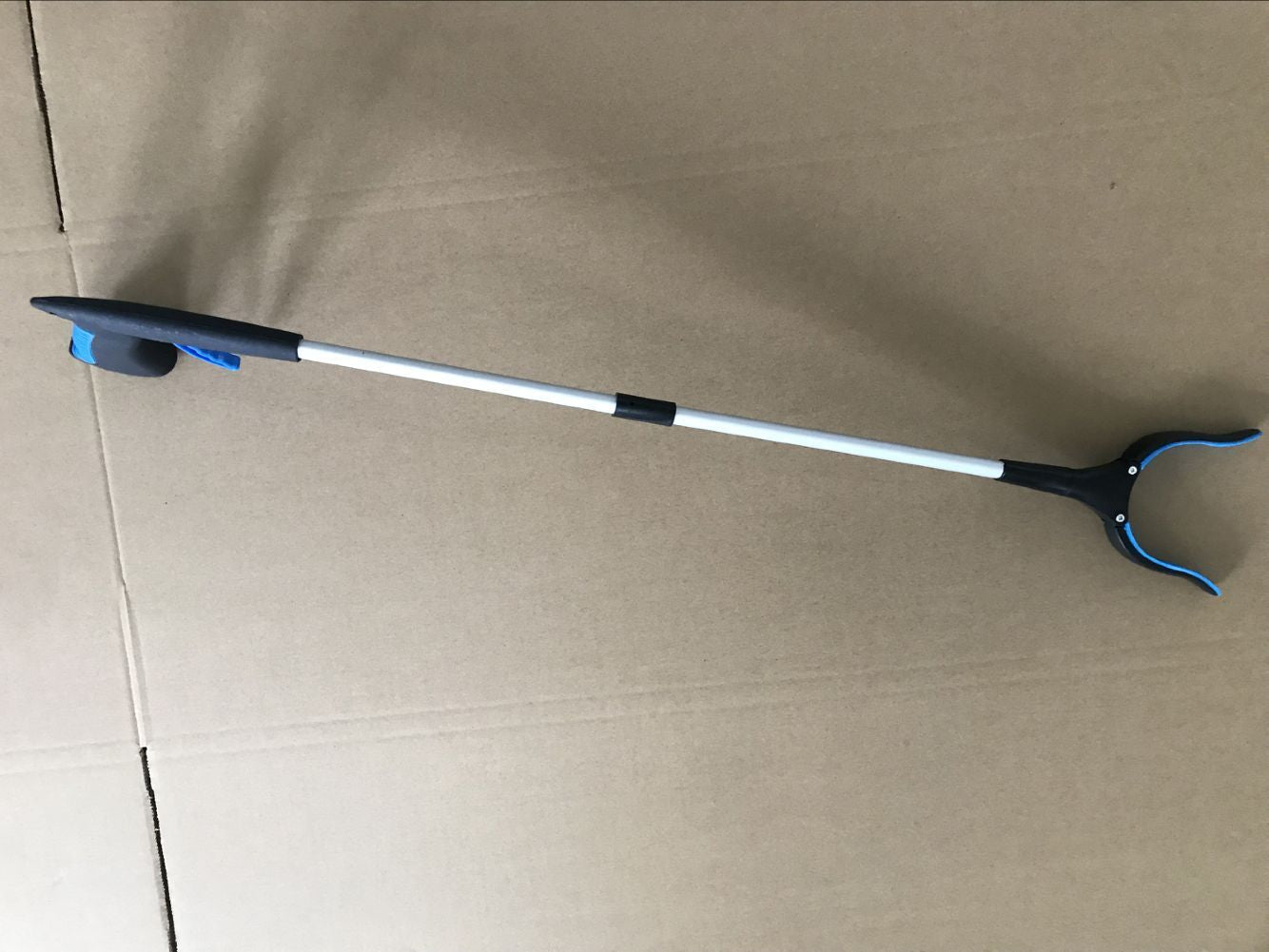 Convenient, Foldable Picker